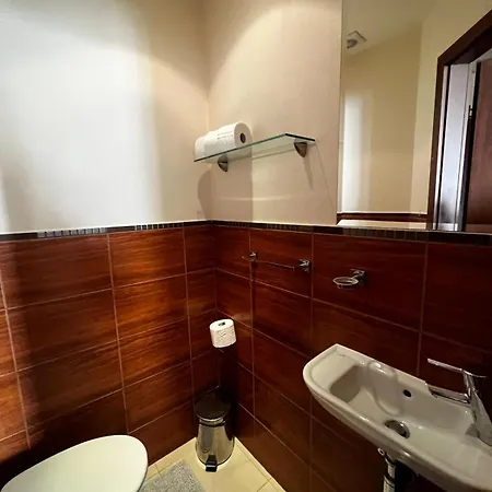 Mirage Balcony - Free Parking Apartment