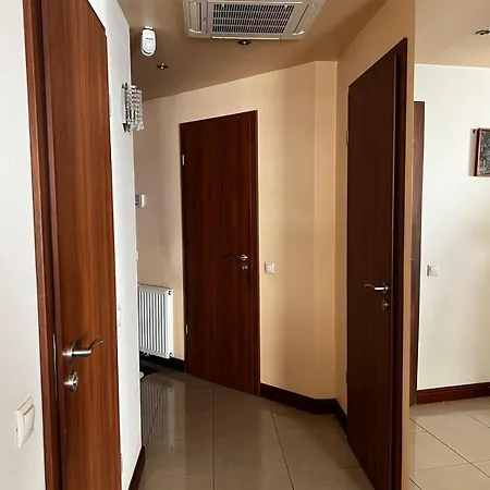 Mirage Balcony - Free Parking